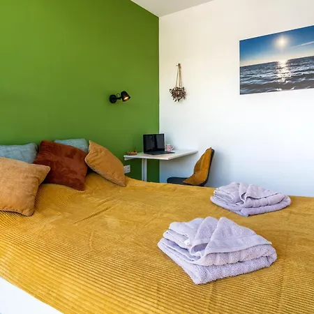 Apartment Artistic Flat In Center For Business&pleasure Trips