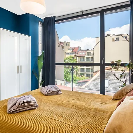 Apartment Artistic Flat In Center For Business&pleasure Trips