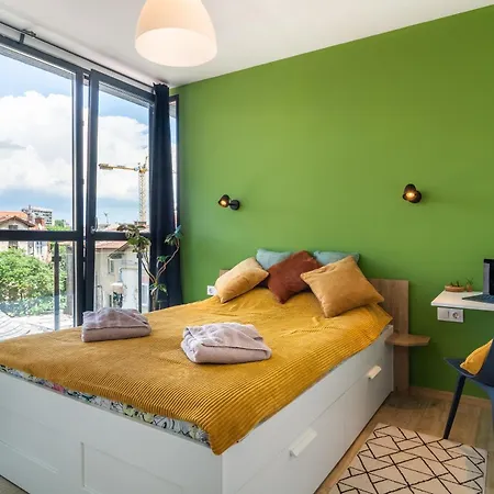 Artistic Flat In Center For Business&pleasure Trips